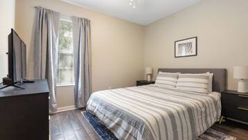 4 slaapkamers, een strijkplank/strijkijzer, wifi, beddengoed