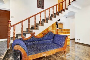 Interior - Collection O Dal Lake (Srinagar)