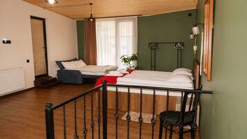 1 chambre, fer et planche à repasser, Wi-Fi, draps fournis