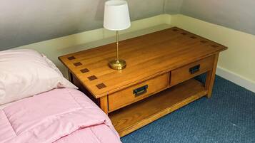 Basic Room | Iron/ironing board, WiFi (free)