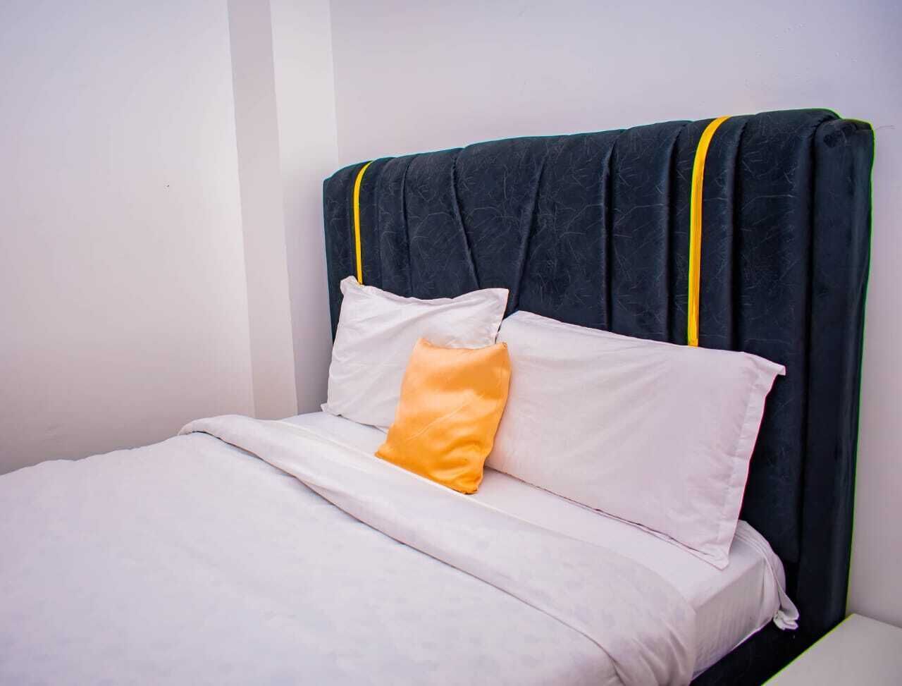 Departamento clásico, balcón | Escritorio y espacio para trabajar con laptop 