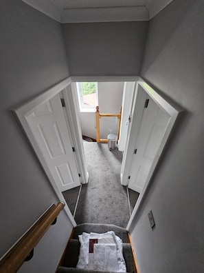 Interior - Spacious 5-bedroom House in Staines-upon-thames With Garden (Staines)