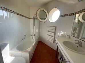 Bathroom - Villa Ker Gwen - Pen-Guen Beach and Golf Course (Saint-Cast-le-Guildo)