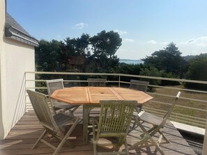 Outdoor dining - Villa Ker Gwen - Pen-Guen Beach and Golf Course (Saint-Cast-le-Guildo)