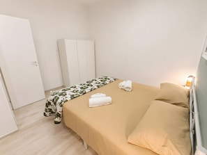 1 camera, ferro/asse da stiro, Wi-Fi, lenzuola
