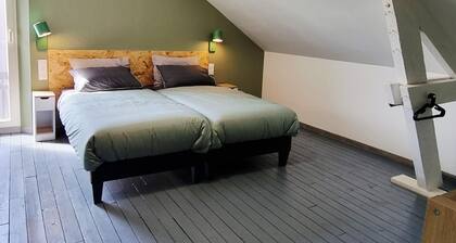 Detached house, AC, pets welcome