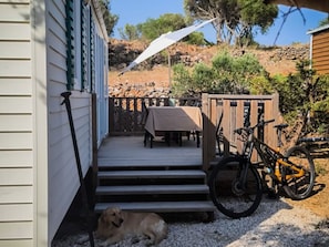 Outdoor dining - Air-conditioned mobile home - 6 guests (Caves)
