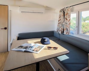 Interior - Mobile home with AC - 4 guests (Caves)