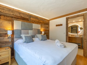 4 chambres, accès au Wi-Fi (inclus), literie fournie
