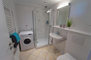 Bathroom - Vrbo Property (Cuxhaven)