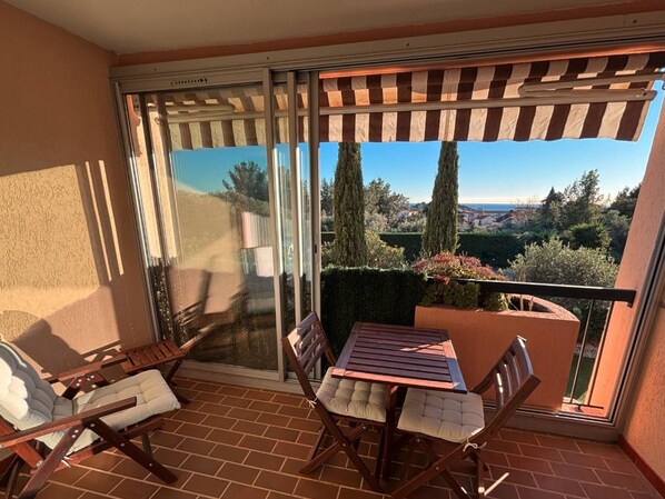 Interior - Modern studio, AC, parking, sea view - 3 guests (Bandol)