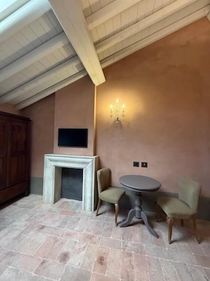 Deluxe Double or Twin Room, Garden View | Interior