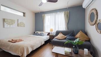 Iron/ironing board, WiFi, bed sheets