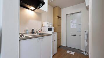 Fridge, microwave, stovetop, electric kettle