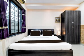 Classic Room | Free WiFi - Super Collection O Behala (Kolkata)