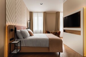 Suite | Escritorio, espacio para trabajar con un portátil, cortinas opacas