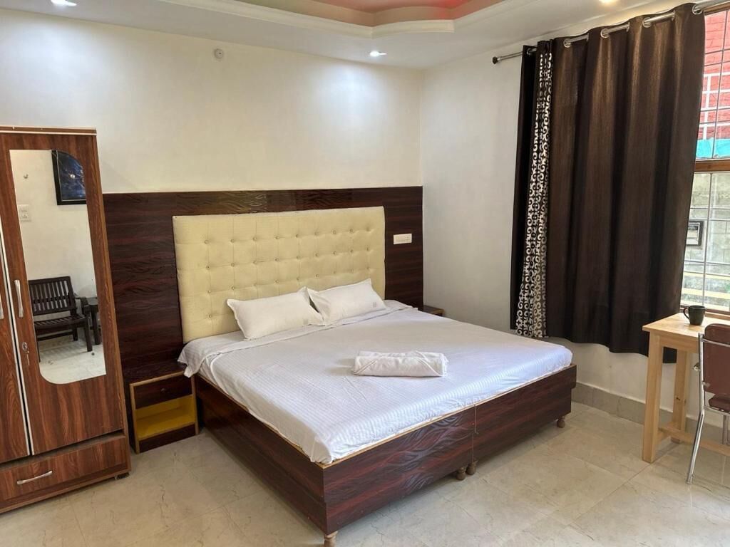 Comfort-Doppelzimmer, Balkon, Bergblick | Schreibtisch, laptopgeeigneter Arbeitsplatz, kostenloses WLAN