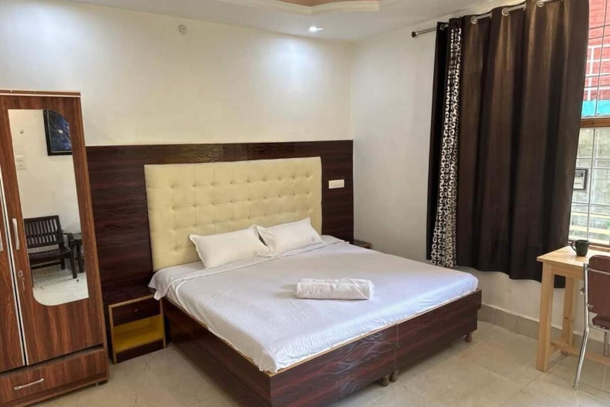 Comfort Double Room, Balcony, Mountain View | Desk, laptop workspace, WiFi (free)