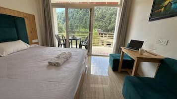 Family Suite, Balcony, Mountain View | Desk, laptop workspace, WiFi (free)