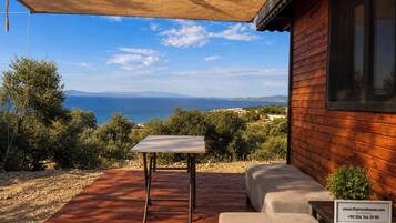 Bungalow, 1 Bedroom, Smoking, Balcony | Outdoor dining
