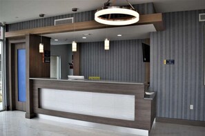 Lobby - Close to Downtown Houston | Free Breakfast & Gym (Houston)