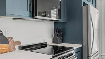 Coffee/tea maker, microwave, oven, stovetop
