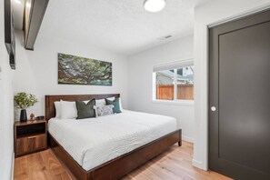 Room - Central Boise Getaway, Walkable, Firepit, Grill, Newly Remodeled (Boise)