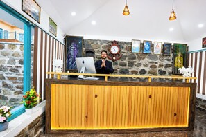 Lobby - Hotel Varuna Stay Varanasi  (Varanasi)