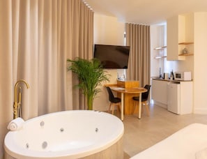 House - Quadruple Market Apartment With Jacuzzi (Alicante)