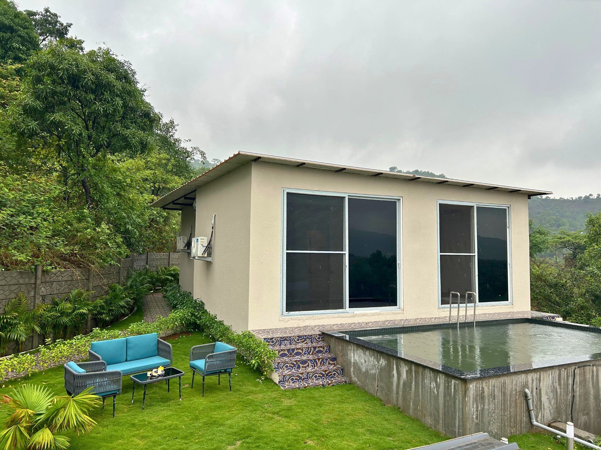 2 piscinas externas