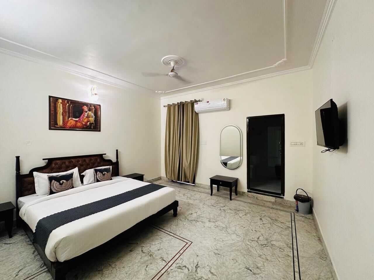 Deluxe Double Room, Balcony, Mountain View | Memory foam beds, in-room safe, blackout drapes, WiFi (free)