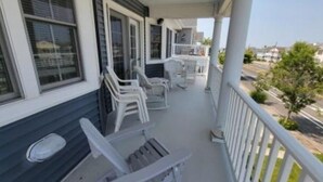 Property grounds - Ocean City 4BR Retreat - Top Floor/ Walk to Beach / Sleeps 11 (Ocean City)