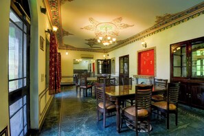 Dining - Super Collection O Mall  (Jaipur)