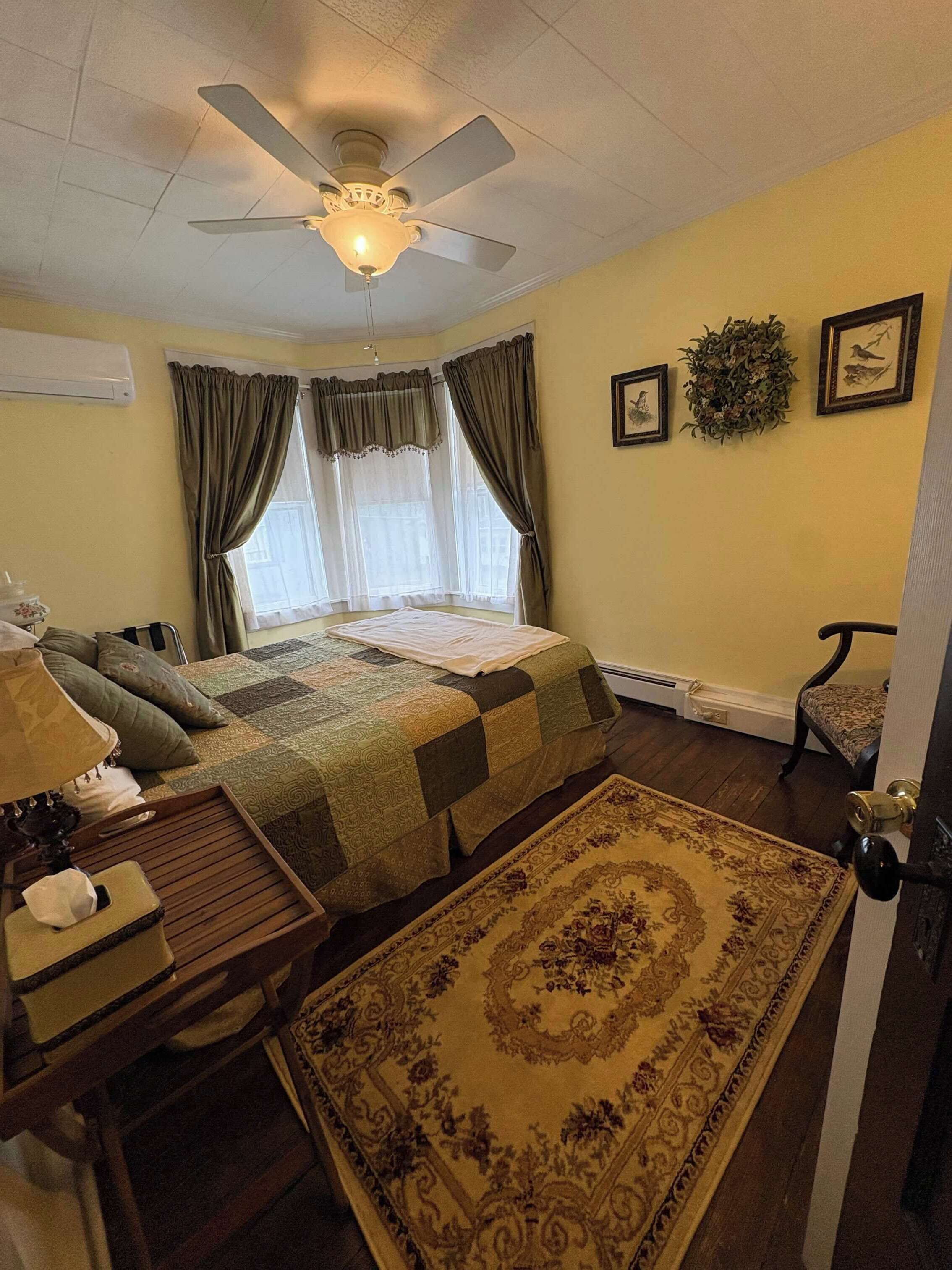 4 chambres, fer et planche à repasser, Wi-Fi gratuit, draps fournis