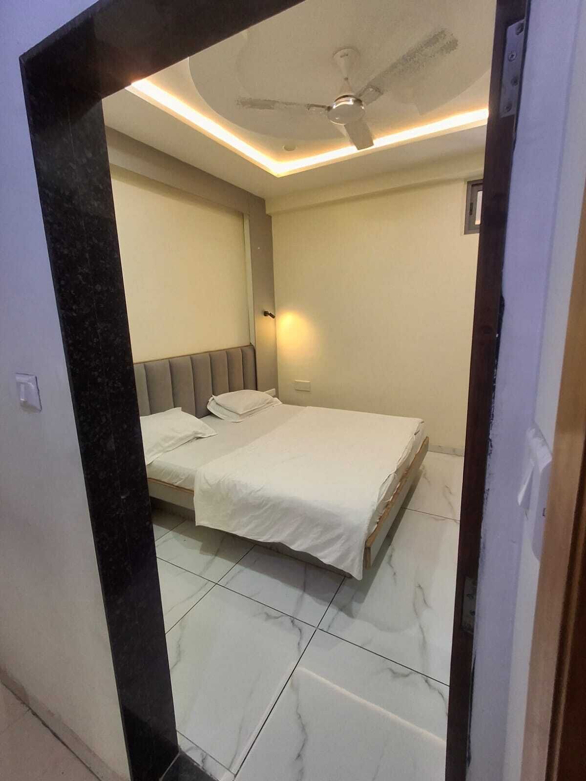 In-room safe, desk, laptop workspace, iron/ironing board
