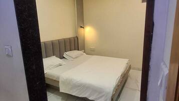 In-room safe, desk, laptop workspace, iron/ironing board