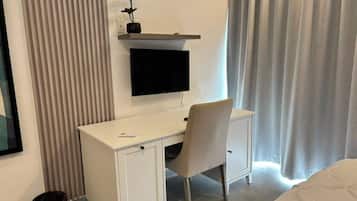 2 habitaciones, escritorio, cuna de viaje y internet