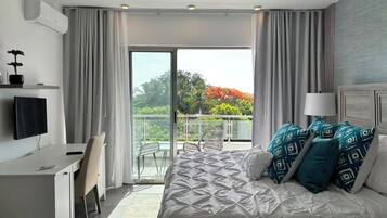 Desk, travel crib, internet, bed sheets