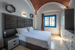 4 Schlafzimmer, Bügeleisen/Bügelbrett, WLAN, Bettwäsche
