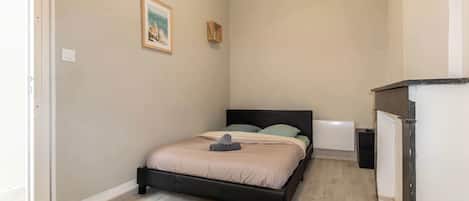 House | 5 bedrooms, high-speed internet