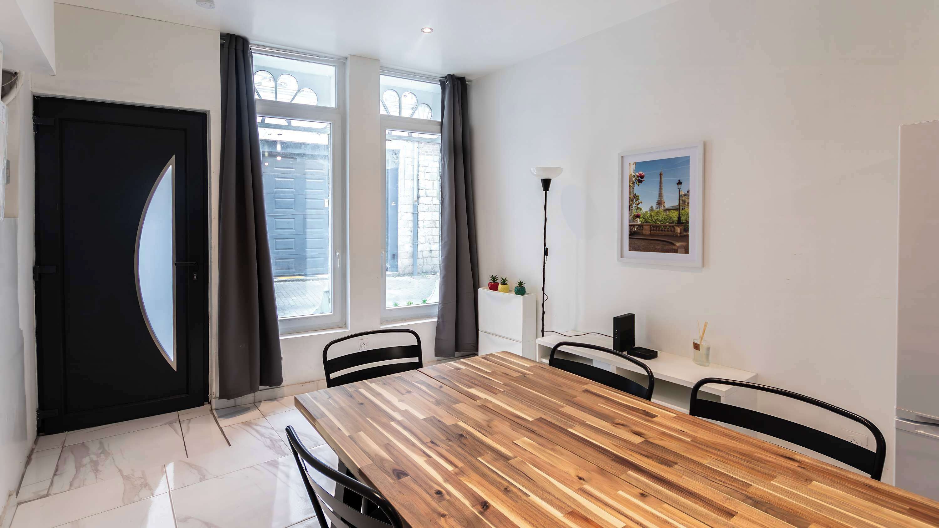 House | 5 bedrooms, high-speed internet