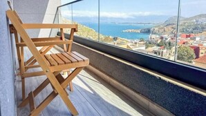 Unclassified image, 3 of 30, button - Apartment with sea view and panoramic balcony (Tangier-Tétouan-Al Hoceima)