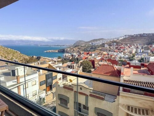Apartment with sea view and panoramic balcony