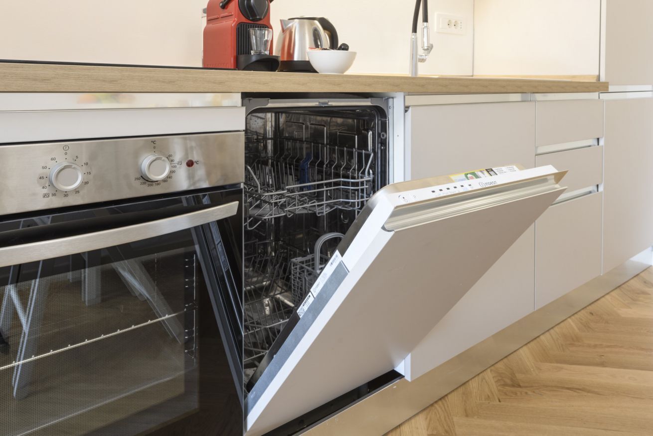 Kühlschrank, Geschirrspüler
