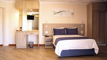 Cortinas blackout, tabla de planchar con plancha y wifi gratis