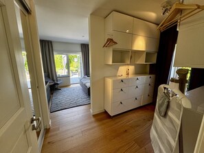 Room - Spacious modern villa with jacuzzi close to beach (Lomma)