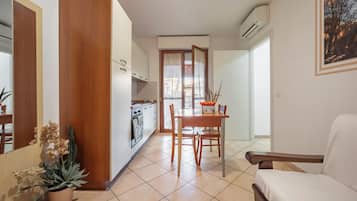 Apartment, 1 Schlafzimmer, Balkon | Wohnbereich