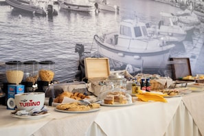 Tägliches Frühstücksbuffet gegen Gebühr