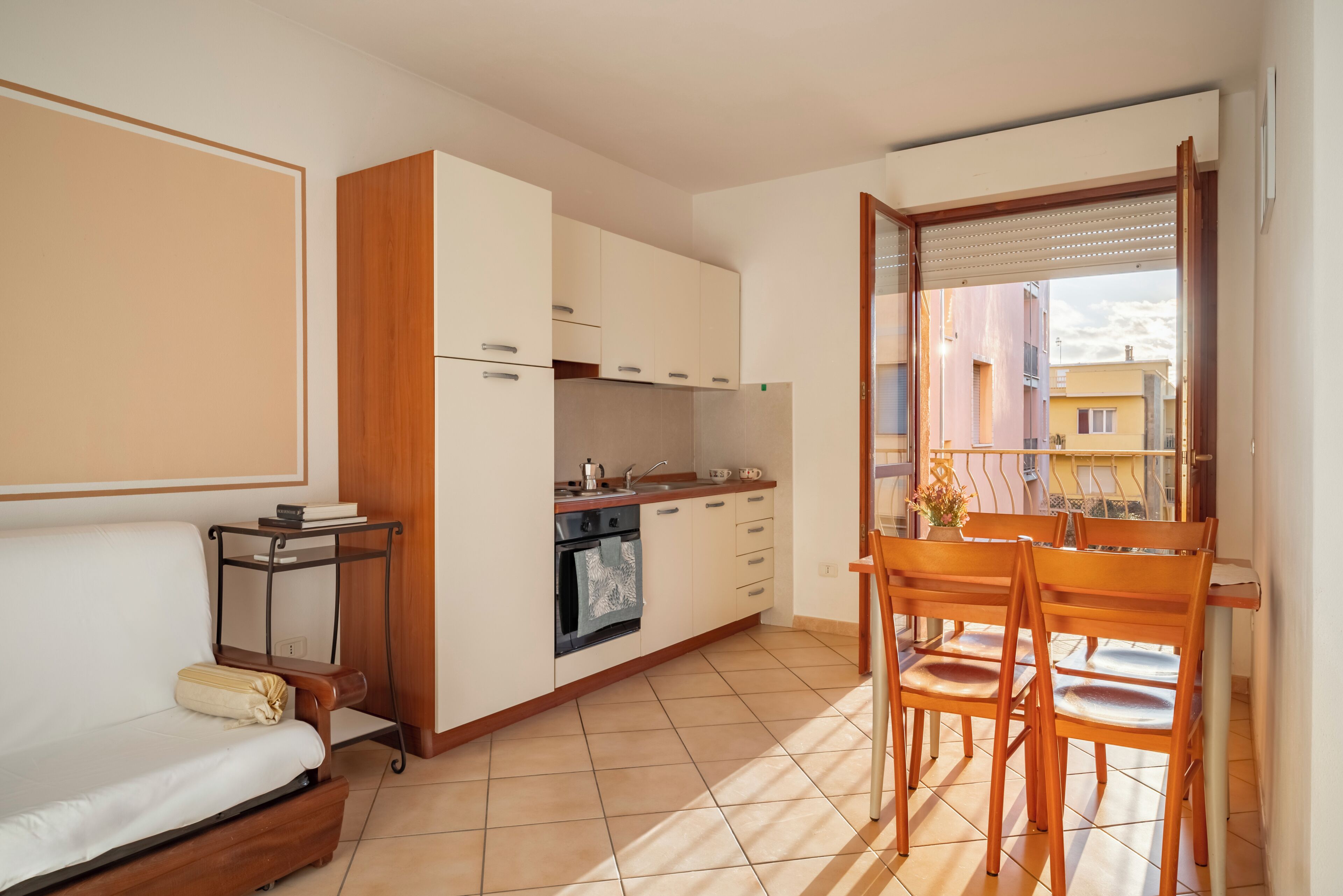 Kühlschrank, Esstisch