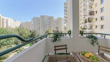 Classic-Apartment, 2 Schlafzimmer, Blick auf den Innenhof | Balkon